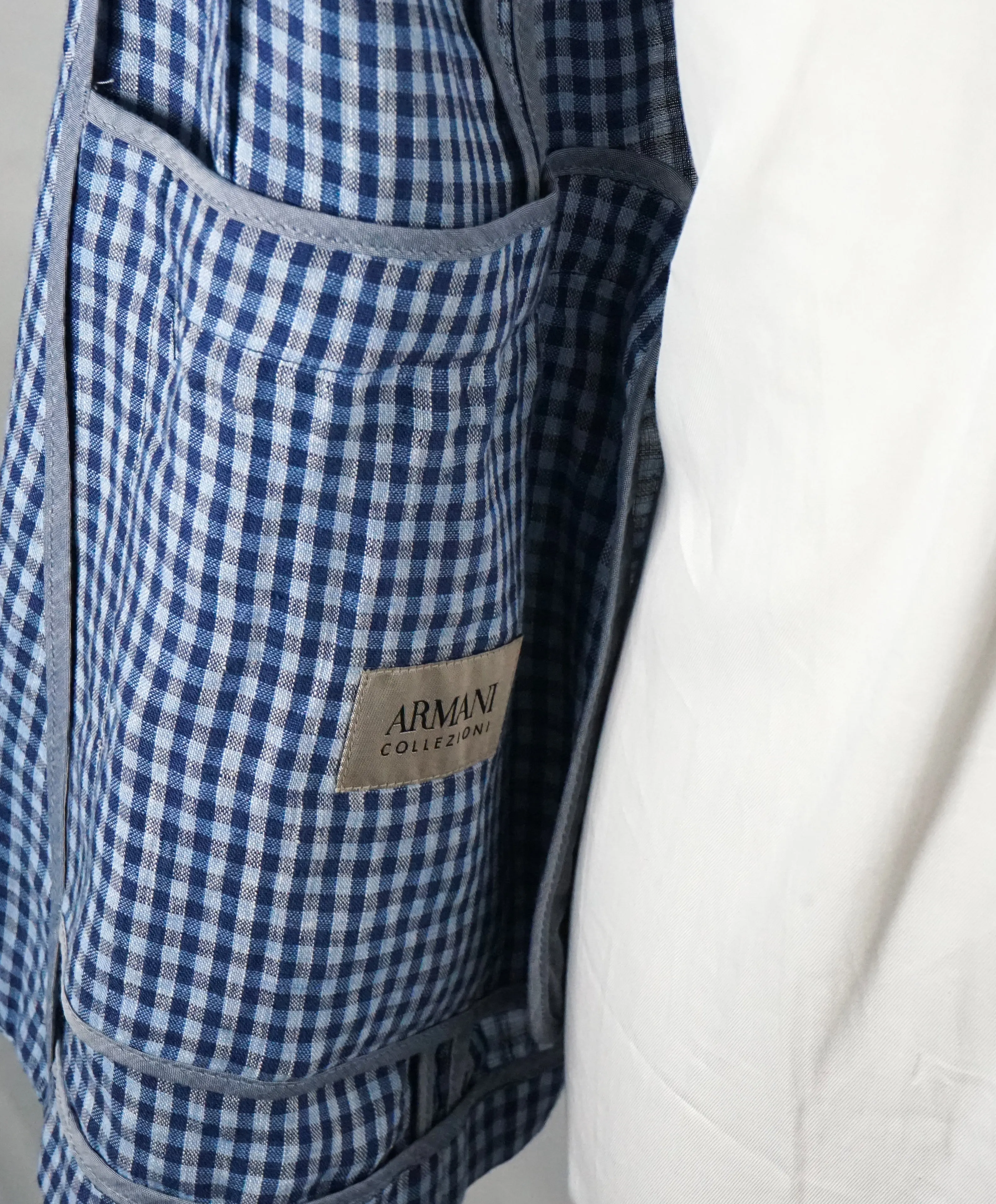 ARMANI COLLEZIONI - Blue & Navy Plaid Check Ultra Light Linen Blazer- 40R
