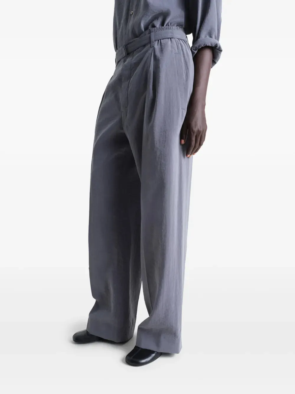 belted relaxed pants