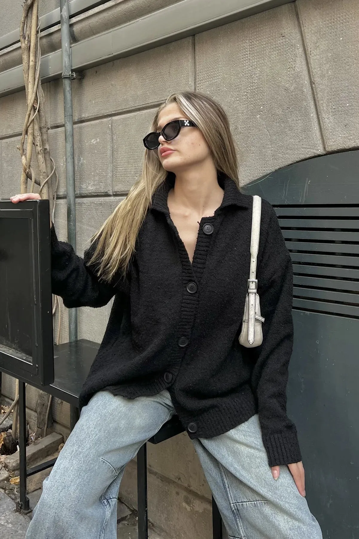 Buttoned Polo Collar Knit Cardigan
