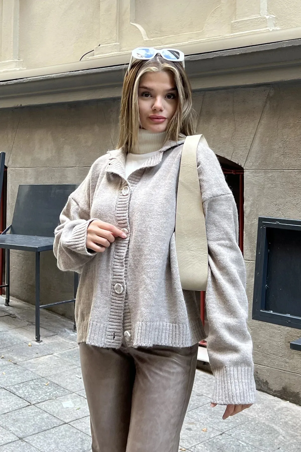 Buttoned Polo Collar Knit Cardigan