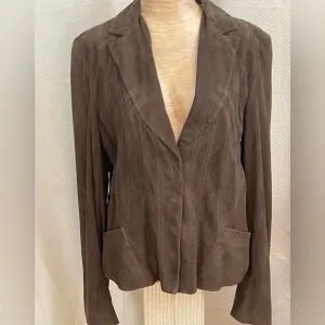 Elie Tahari brown vintage detailed suede blazer