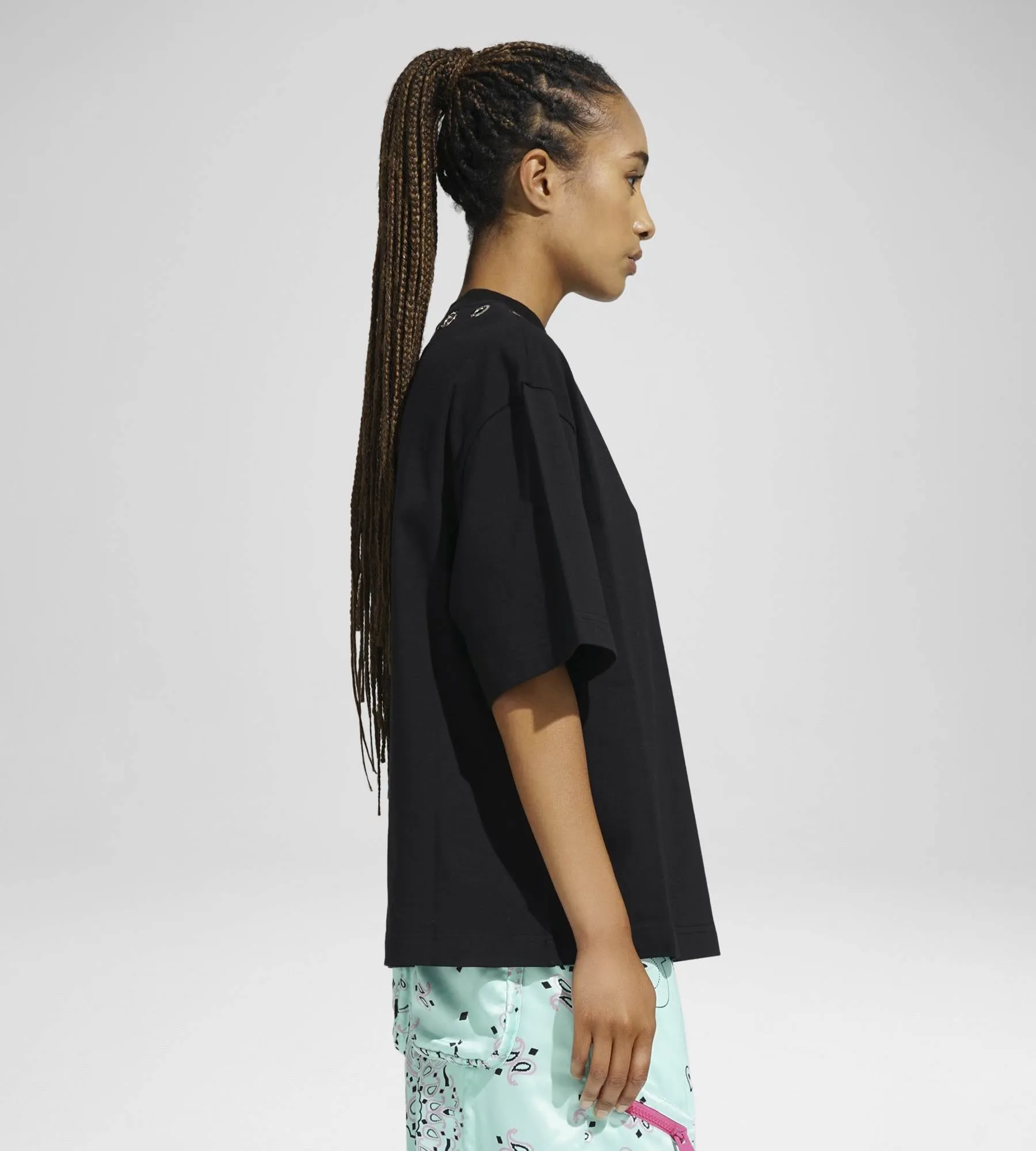 EYELETS TEE