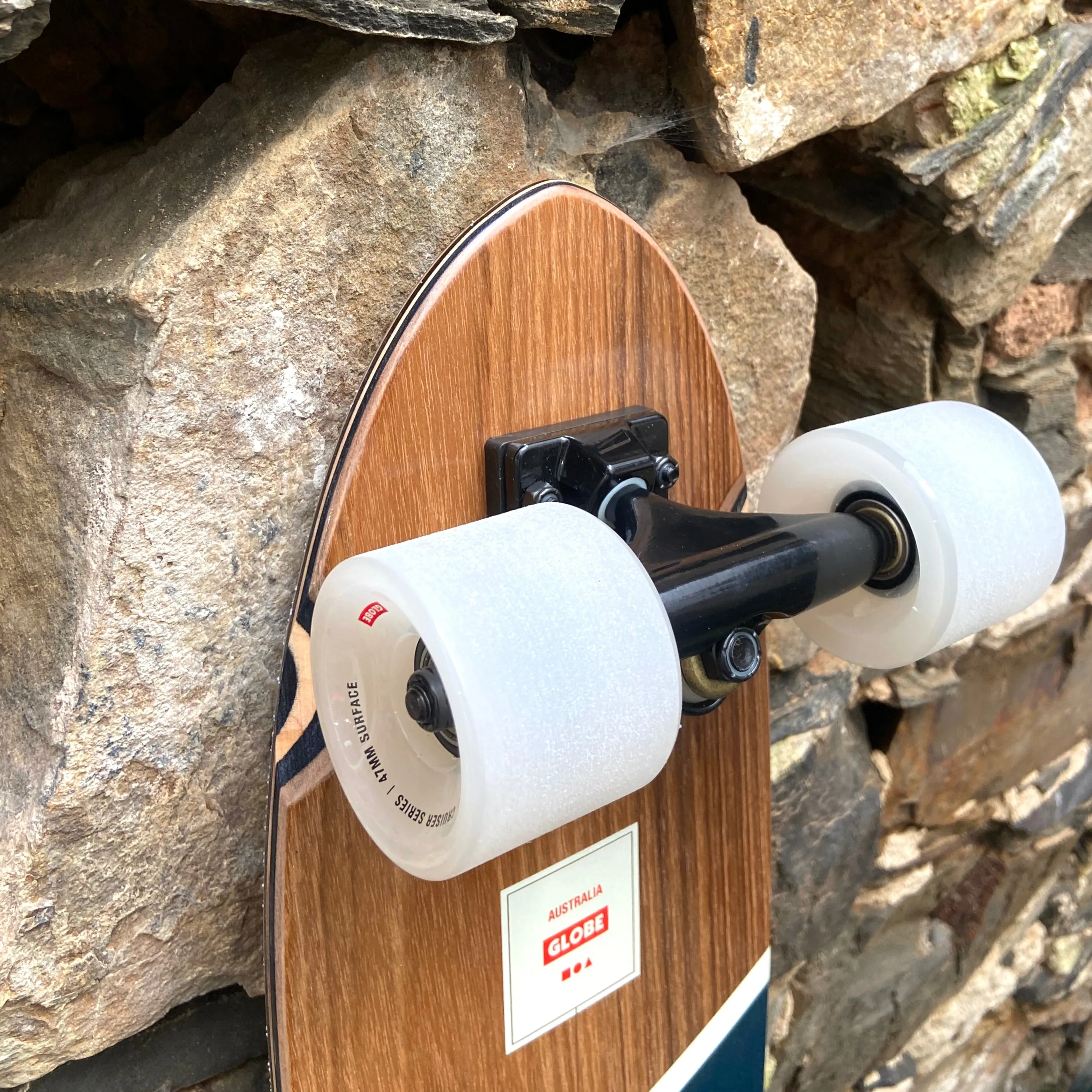 GLOBE   BLAZER  CRUISERBOARD - TEAK/BLACK - 26"