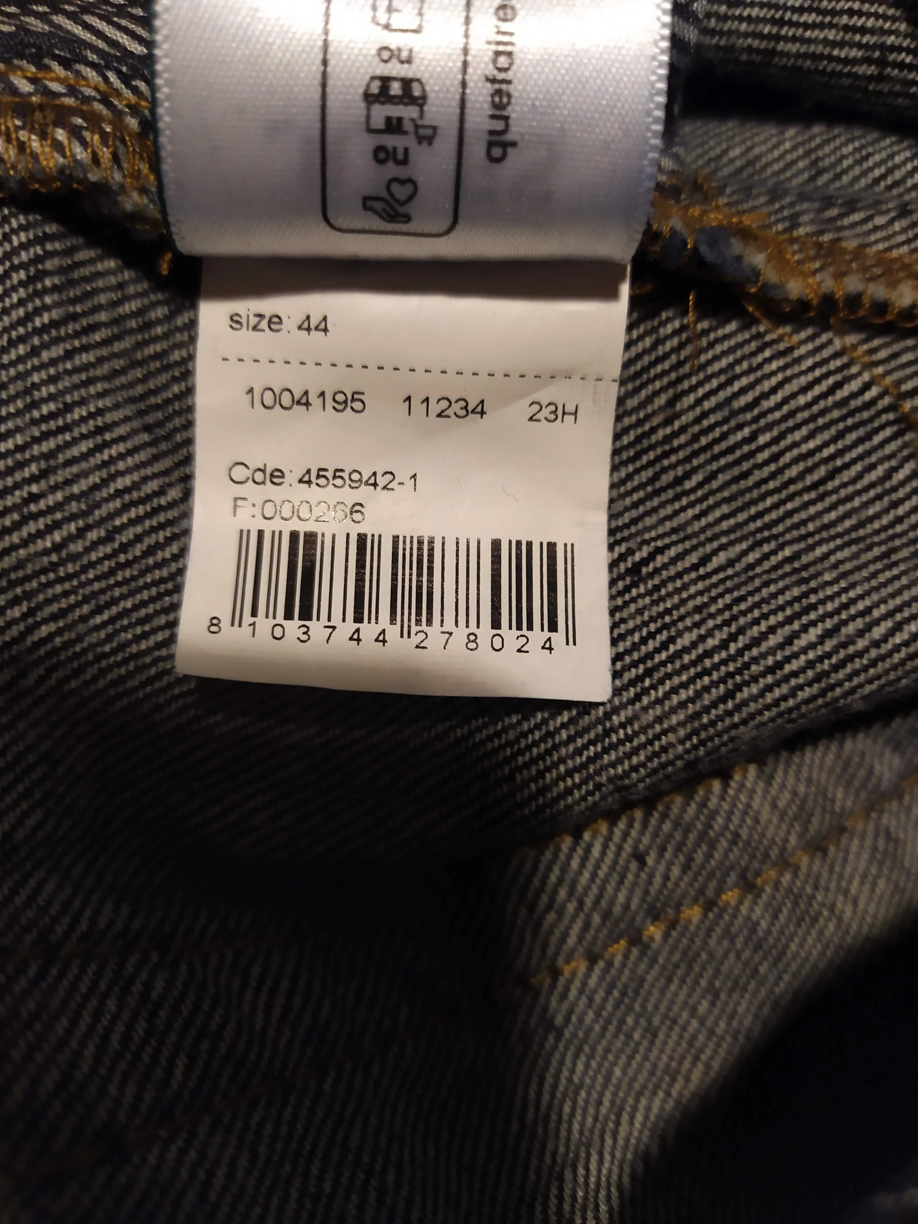 Jean loose