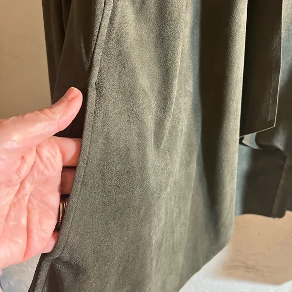 Kut from the Kloth Green Blazer with Open Front Design and Long Sleeves