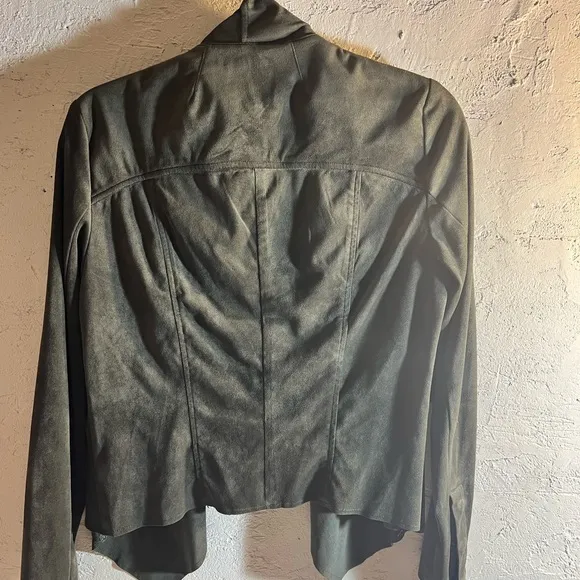 Kut from the Kloth Green Blazer with Open Front Design and Long Sleeves