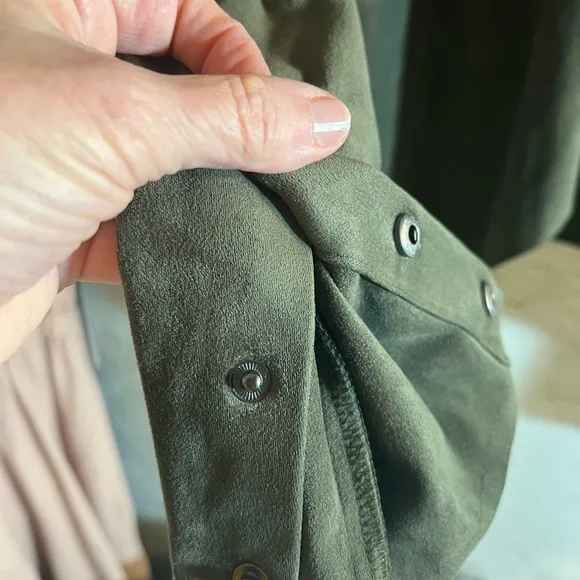 Kut from the Kloth Green Blazer with Open Front Design and Long Sleeves