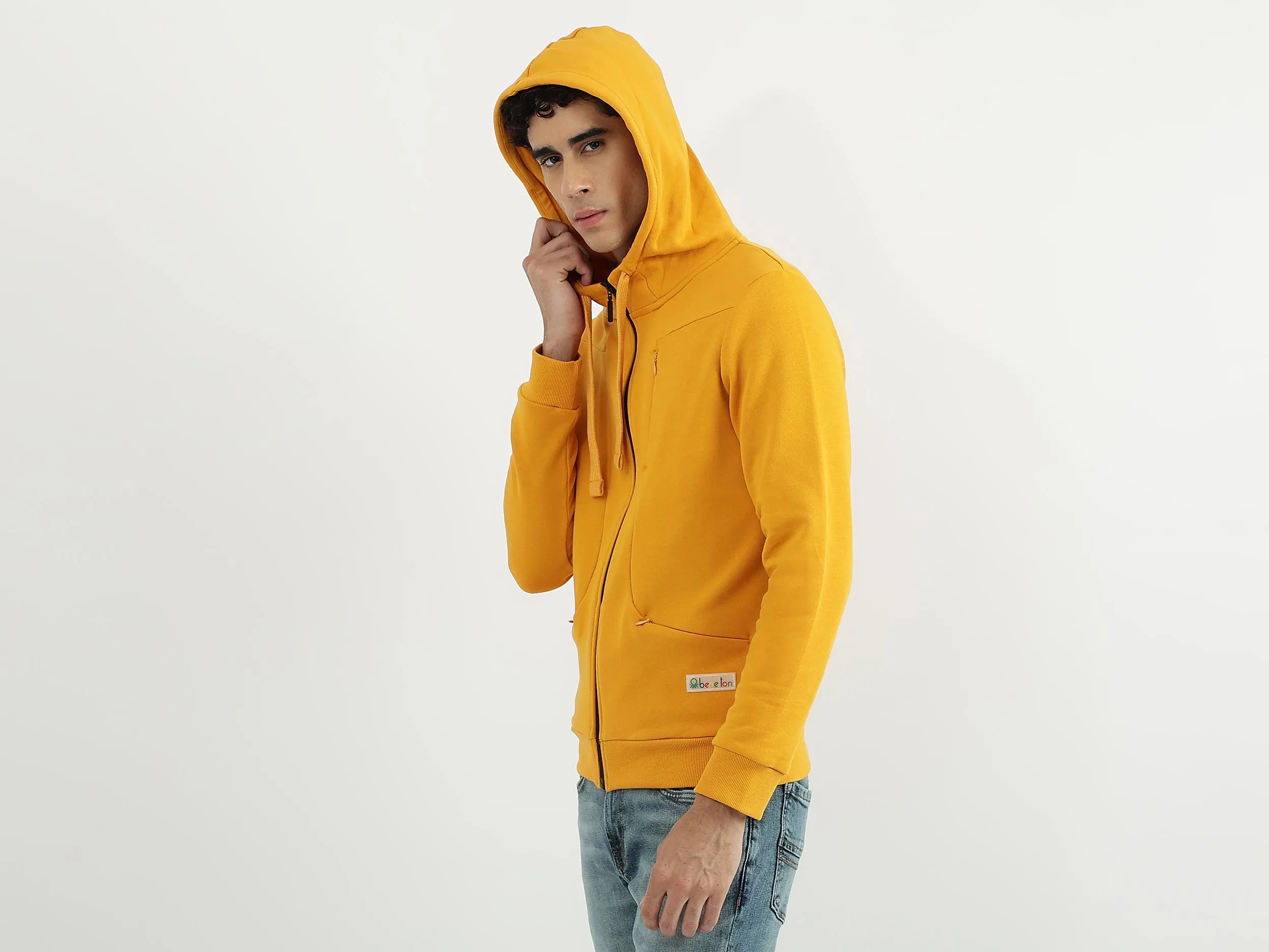 Men Solid Hooded Neck Sweatshirt
