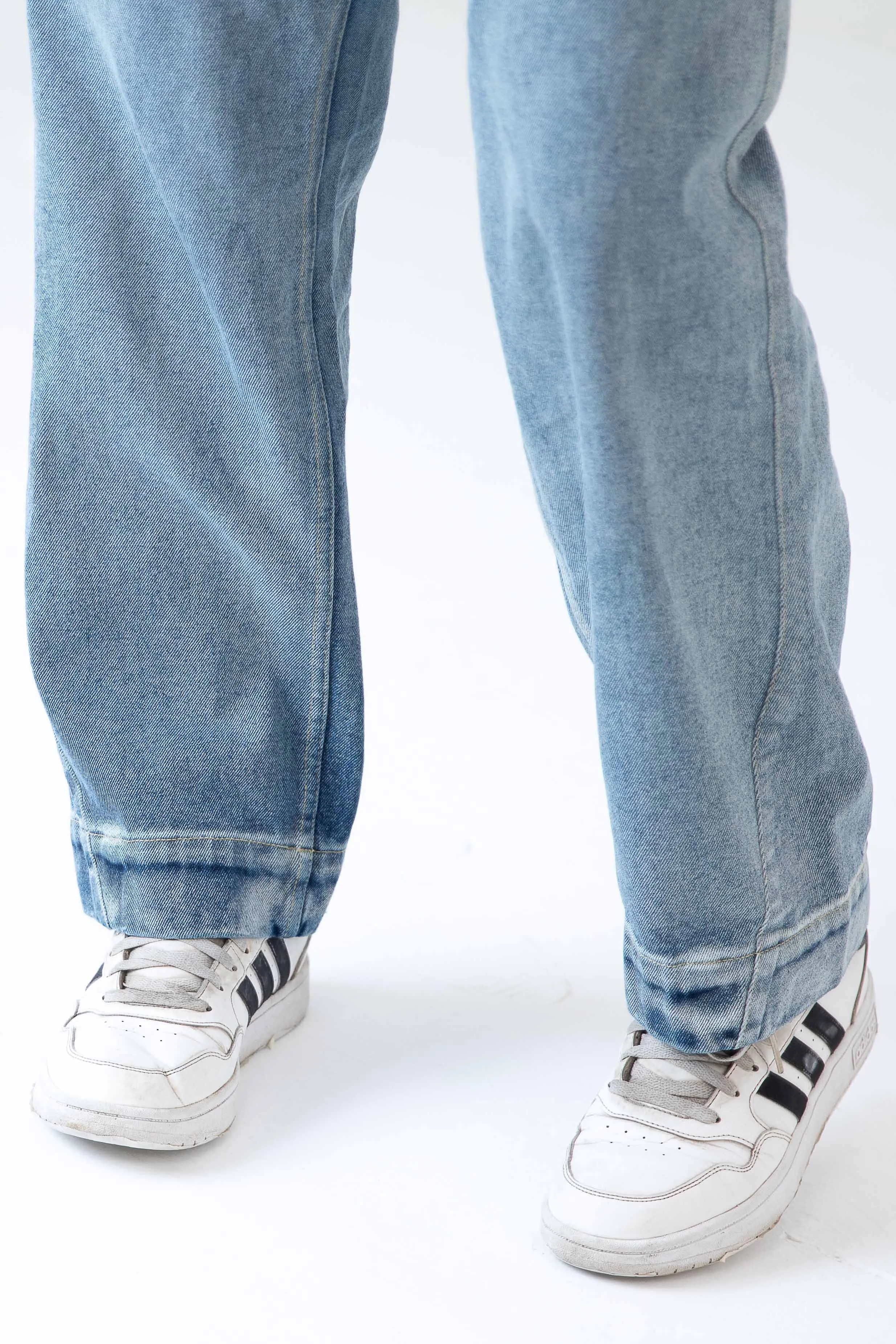 Metro Comfort Loose Jeans: Faded Blue