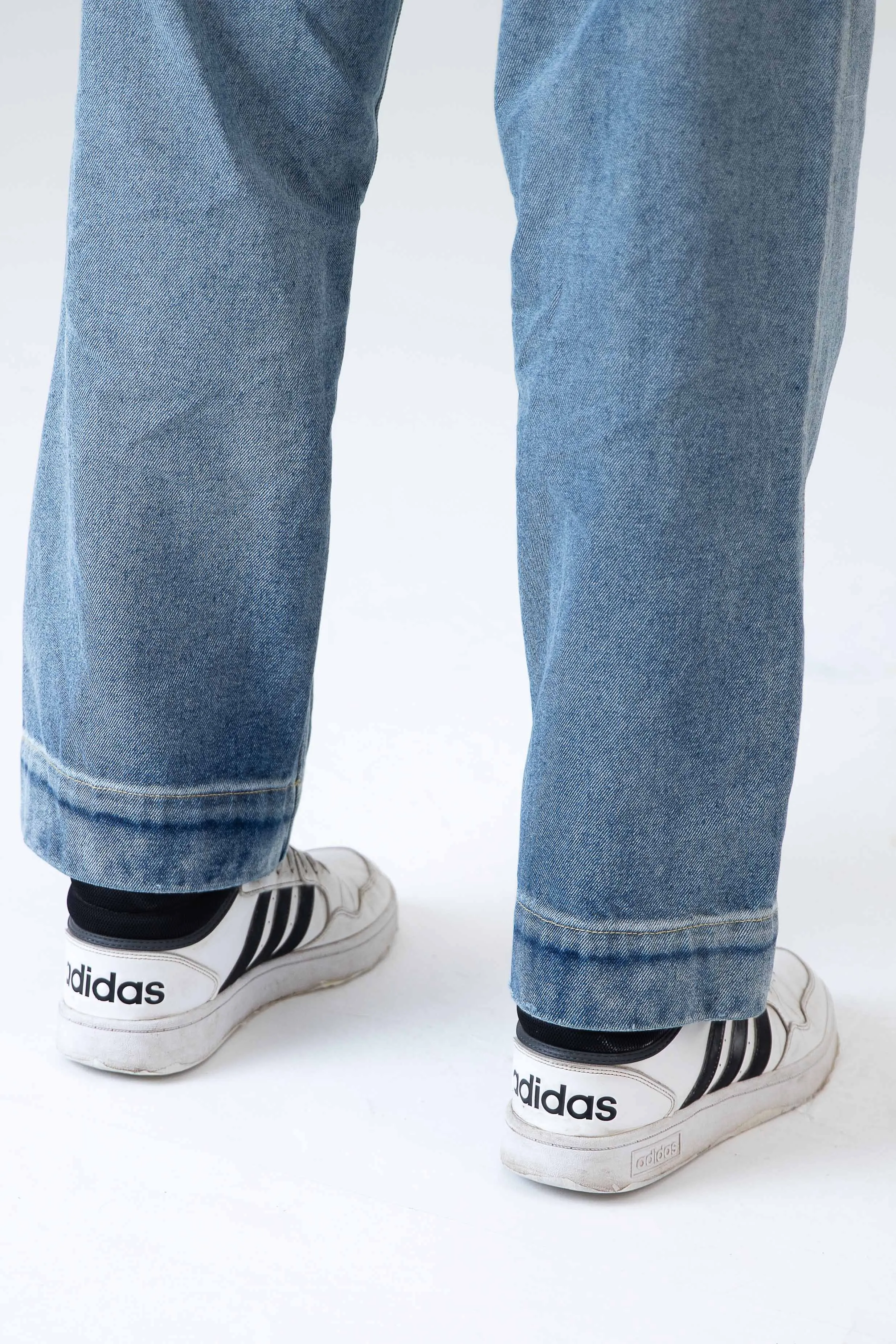 Metro Comfort Loose Jeans: Faded Blue