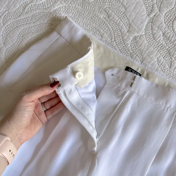 NWT - J. Crew - Long Pleated Trouser Short in Drapey Viscose - White