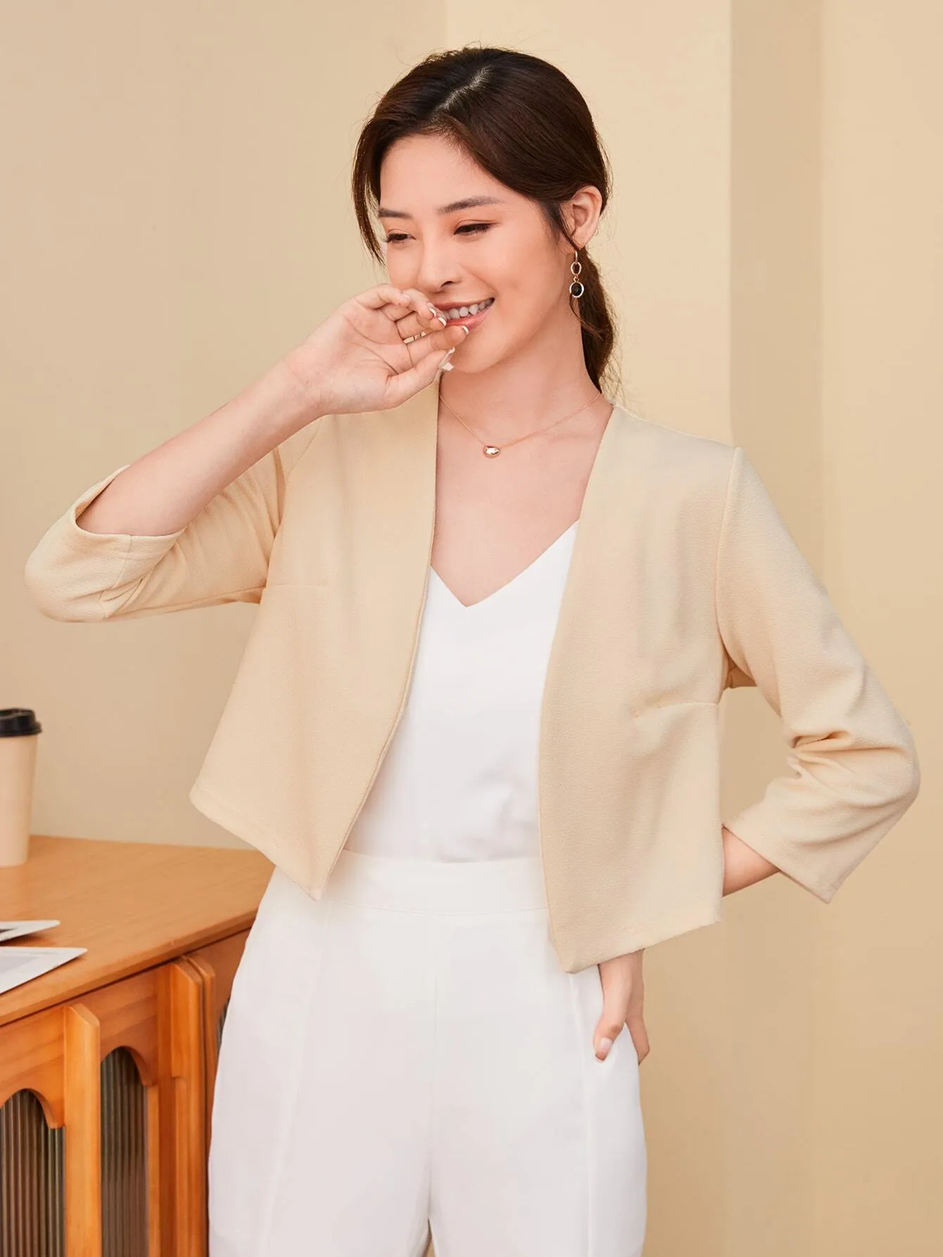 Privé Solid Open Front Crop Women Blazer