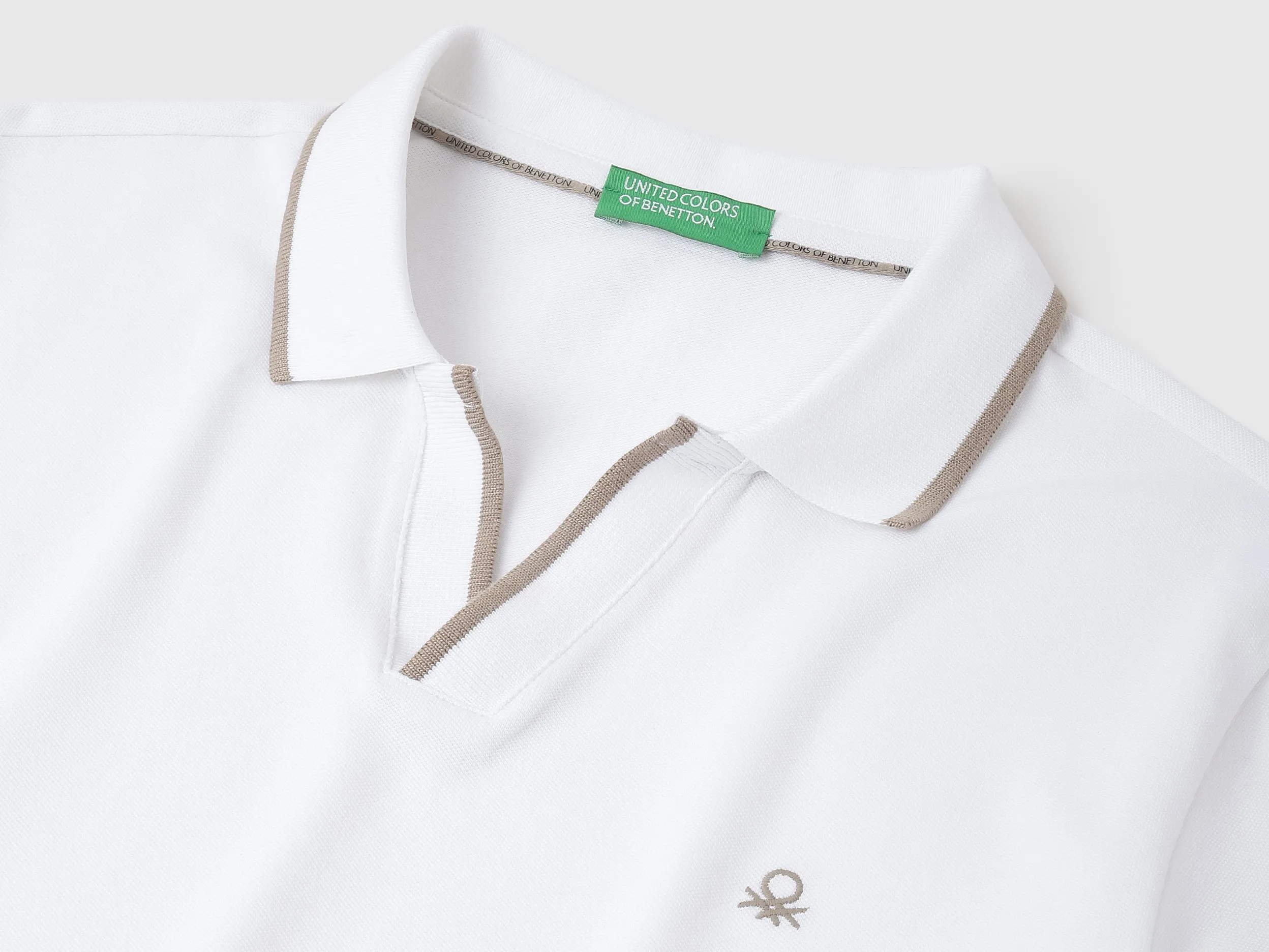 Regular Fit Johny Collar Solid Tshirt