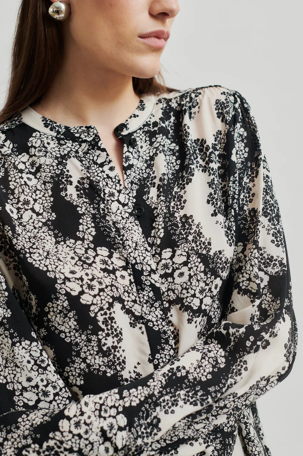 Second Female, Blume Shirt | Black