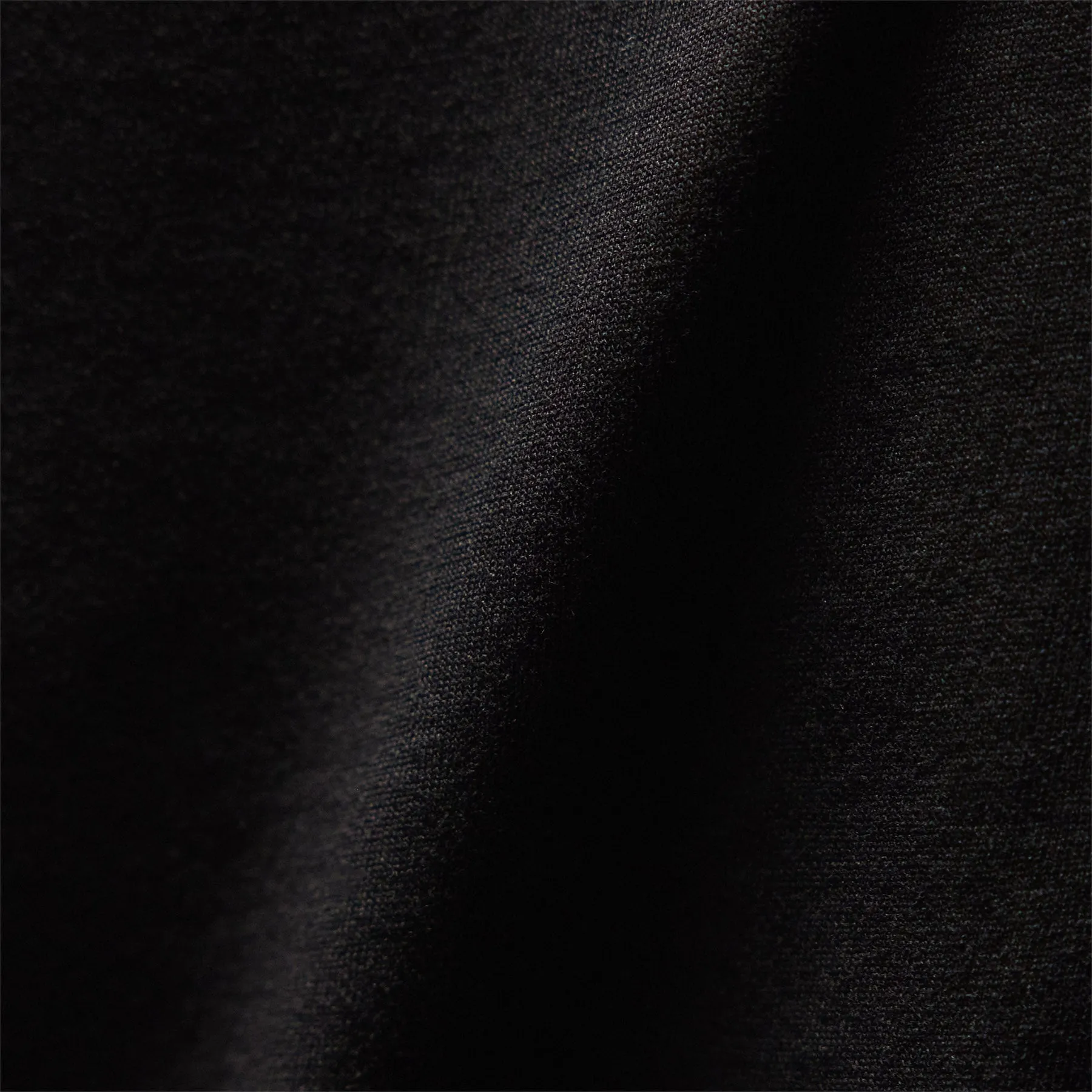 Shirttail Hem Crew - Black