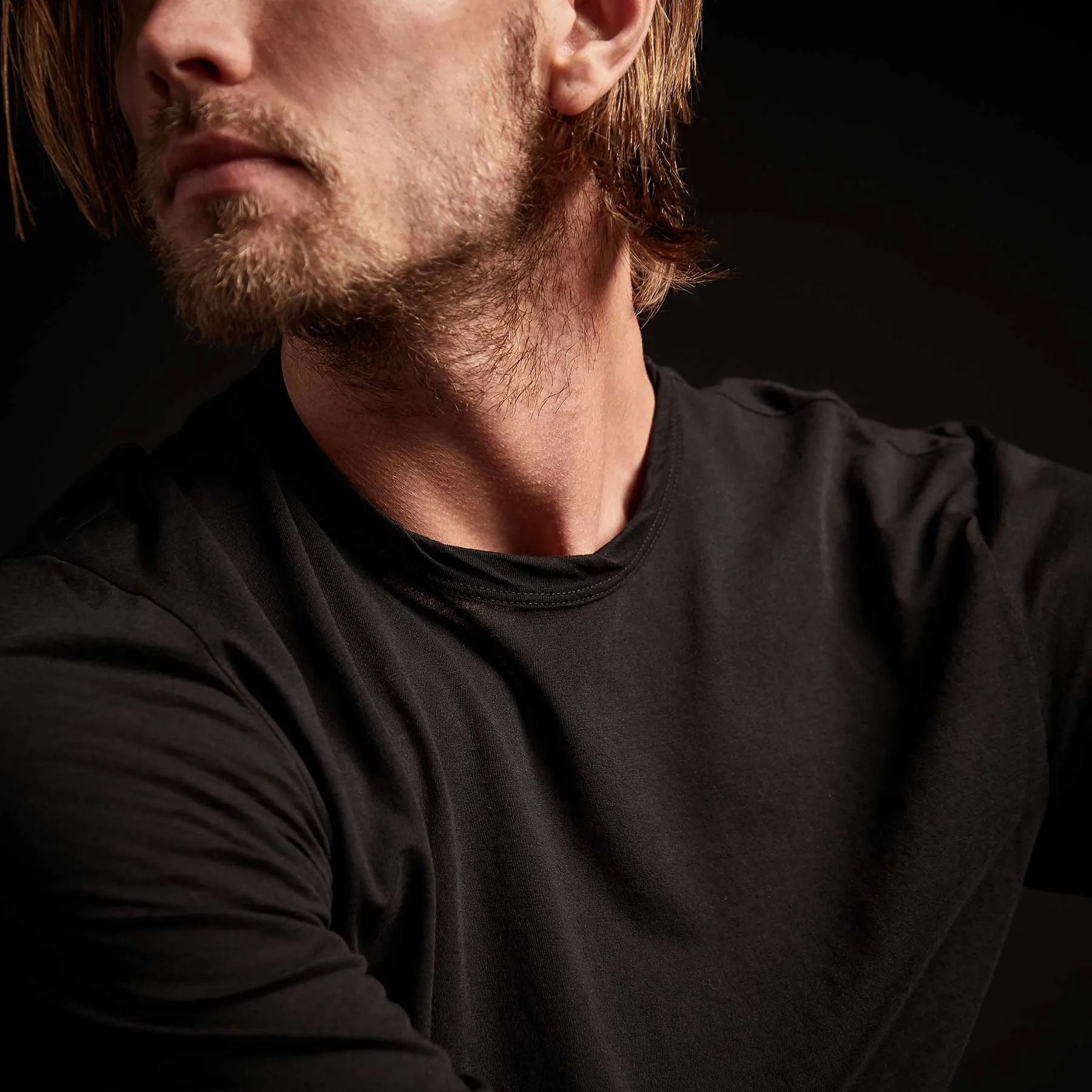 Shirttail Hem Crew - Black