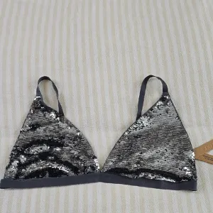 SKIMS Glamorous Silver Sequin Triangle Bralette Size:4X