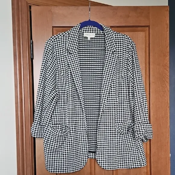 Women's Black and White Houndstooth Blazer