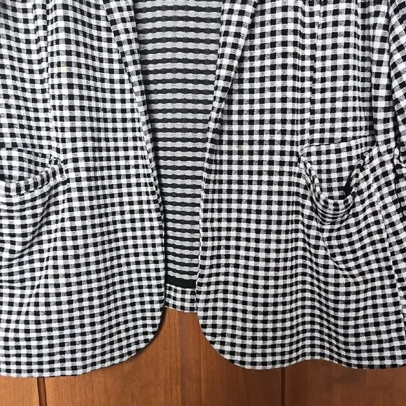 Women's Black and White Houndstooth Blazer